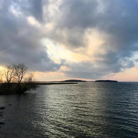 Σπίτι διακοπών Slonce I Woda - 2 Nad Brzegiem Jeziora Sniardwy Z Wlasnym Pomostem, Zejsciem Do Wody I Przecudnym Widokiem Na Jezioro Zdory