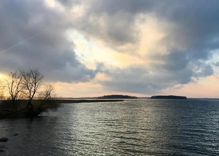 Ferienhaus Slonce I Woda - 2 Nad Brzegiem Jeziora Sniardwy Z Wlasnym Pomostem, Zejsciem Do Wody I Przecudnym Widokiem Na Jezioro Zdory